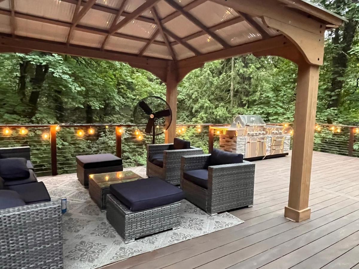 Serene Oasis Getaway With Sauna And A Swim Spa. Portland Exteriör bild